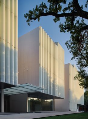 The Nancy and Rich Kinder Building at the Museum of Fine Arts, Houston, east facade. Photo by Peter Molick